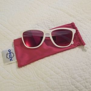 Reflective Oakley sunglasses